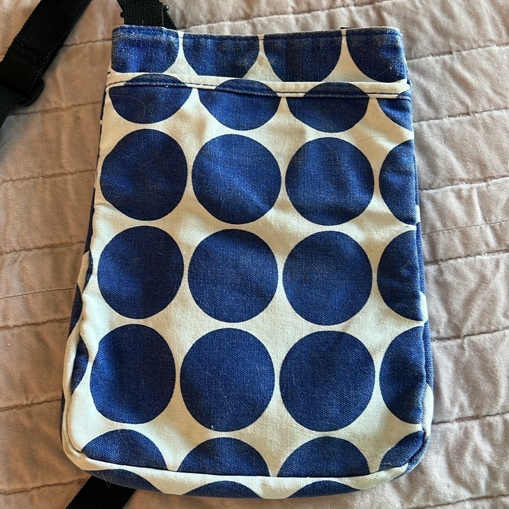 Kavu crossbody cotton canvas royal blue white polka dots adjustable black strap - Picture 2 of 11